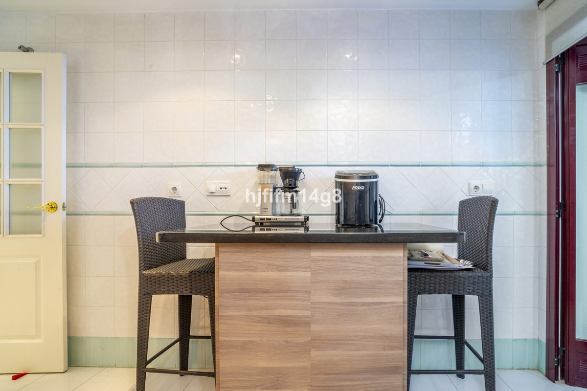 2 Bed Apartment for sale in San Pedro De Alcántara Costa Del Sol, Málaga, Spain