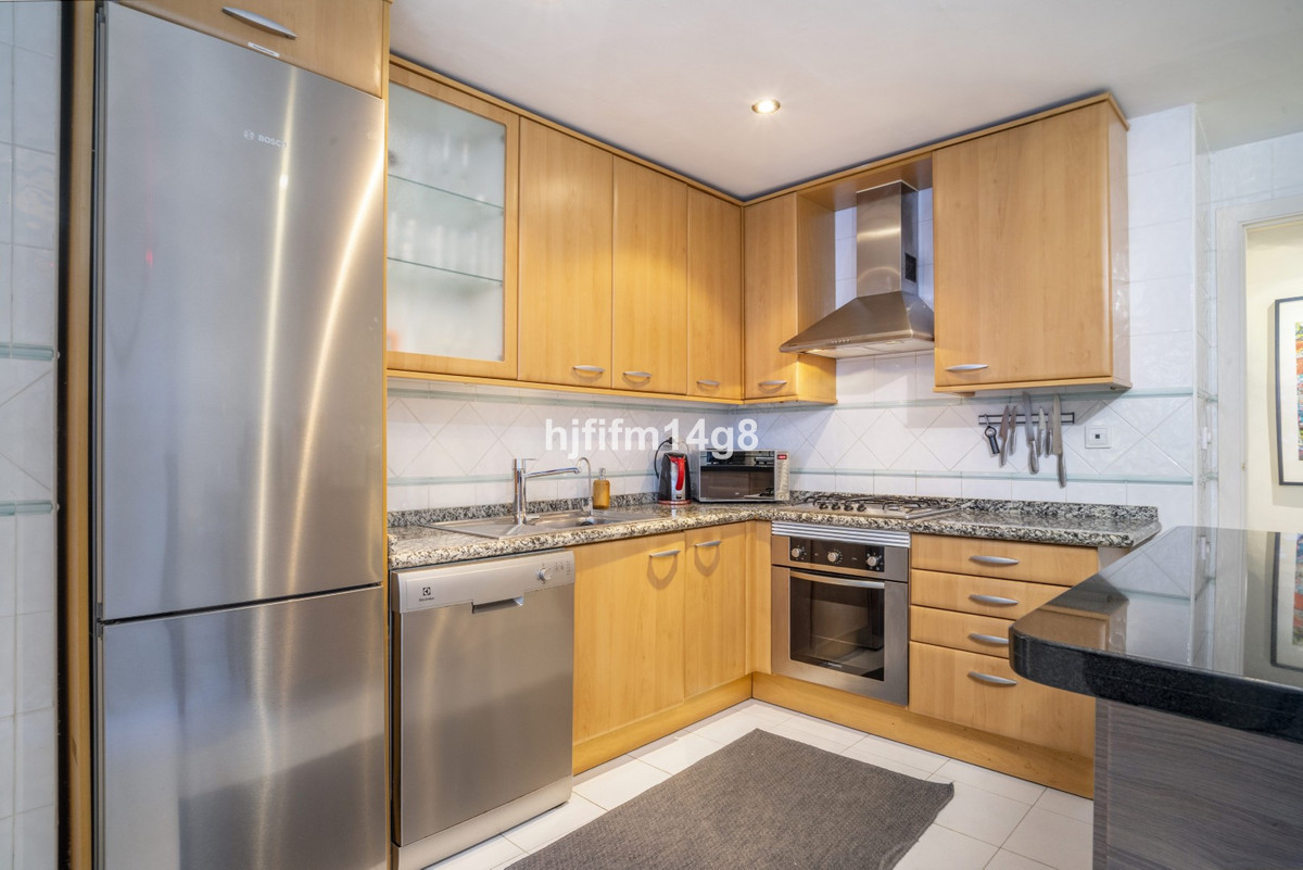 2 Bed Apartment for sale in San Pedro De Alcántara Costa Del Sol, Málaga, Spain