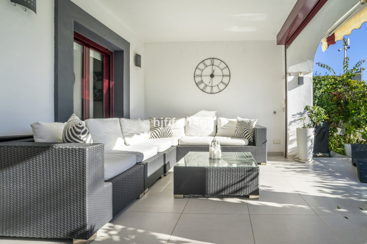 2 Bed Apartment for sale in San Pedro De Alcántara Costa Del Sol, Málaga, Spain