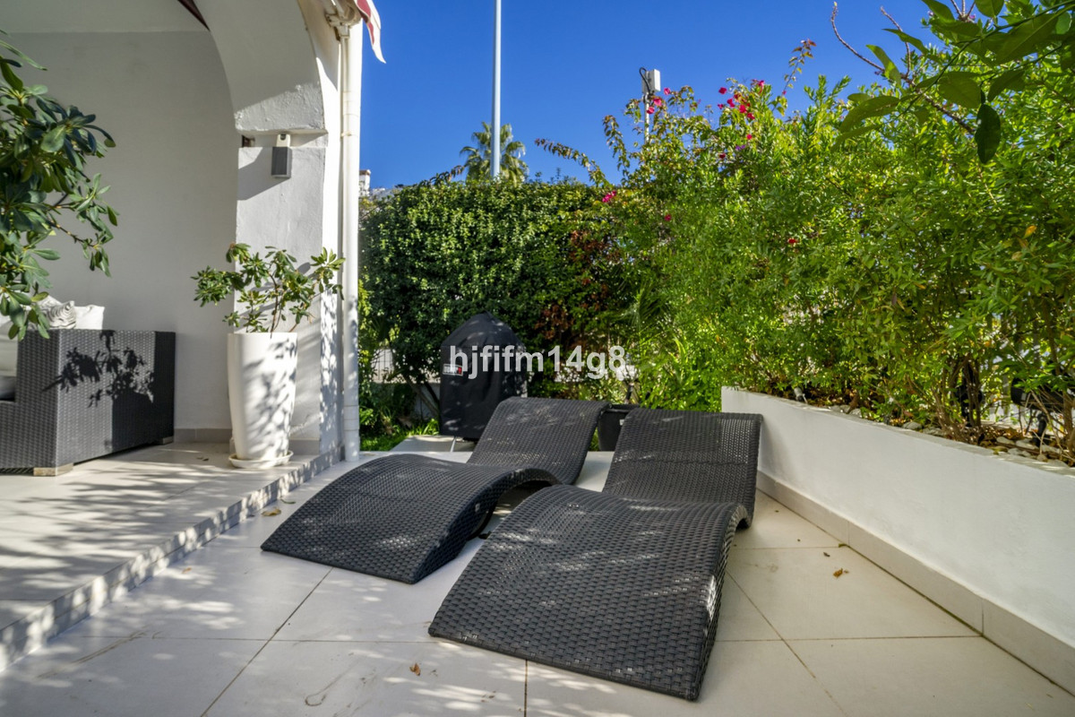 2 Bed Apartment for sale in San Pedro De Alcántara Costa Del Sol, Málaga, Spain