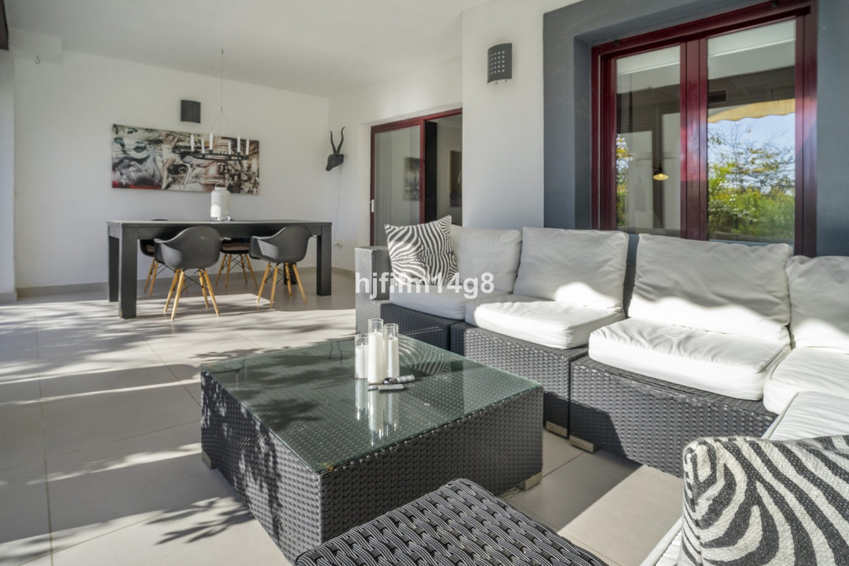 2 Bed Apartment for sale in San Pedro De Alcántara Costa Del Sol, Málaga, Spain