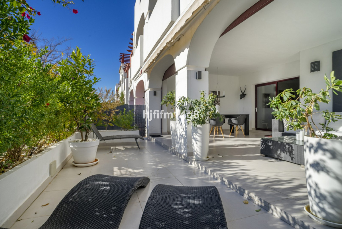 2 Bed Apartment for sale in San Pedro De Alcántara Costa Del Sol, Málaga, Spain