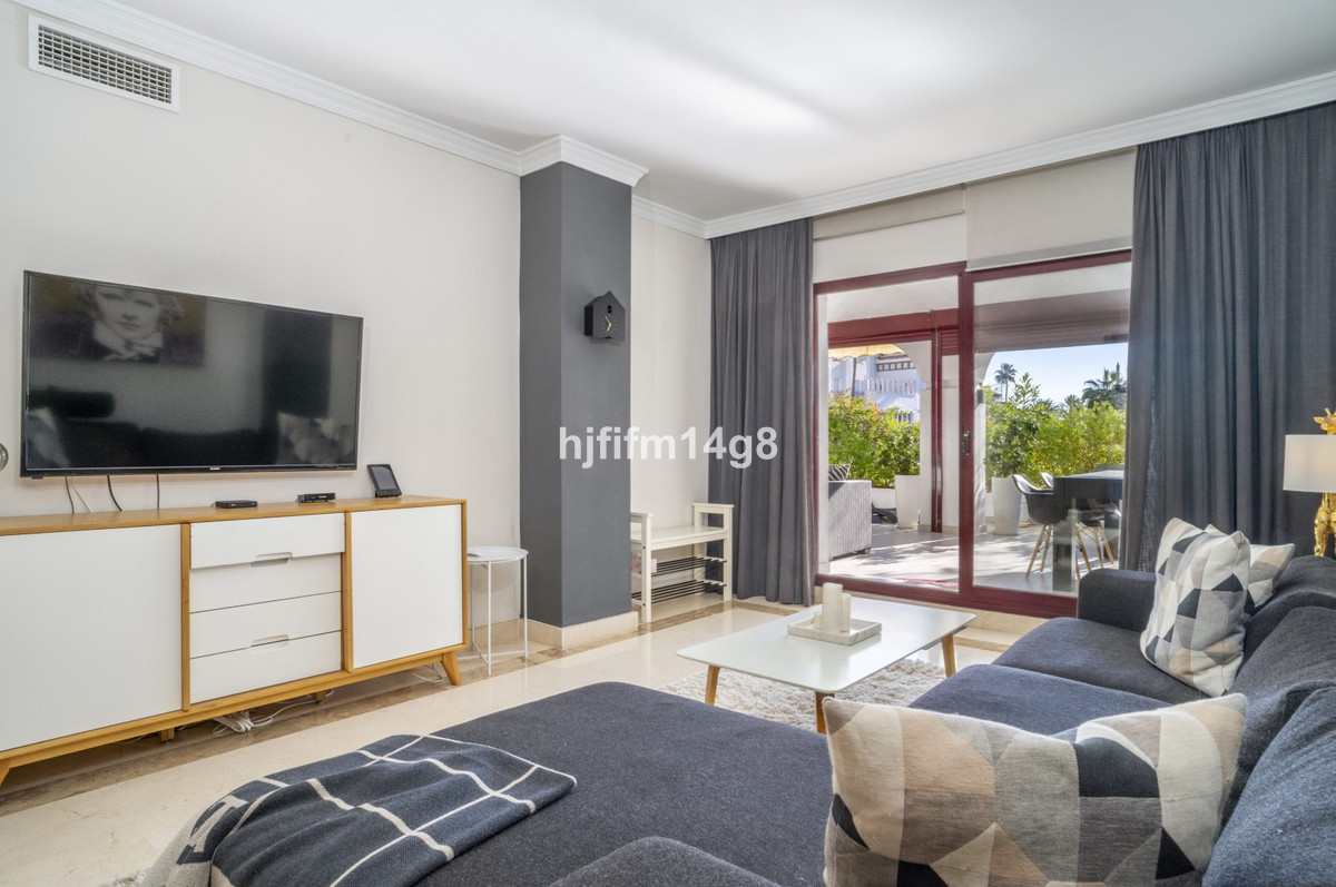 2 Bed Apartment for sale in San Pedro De Alcántara Costa Del Sol, Málaga, Spain