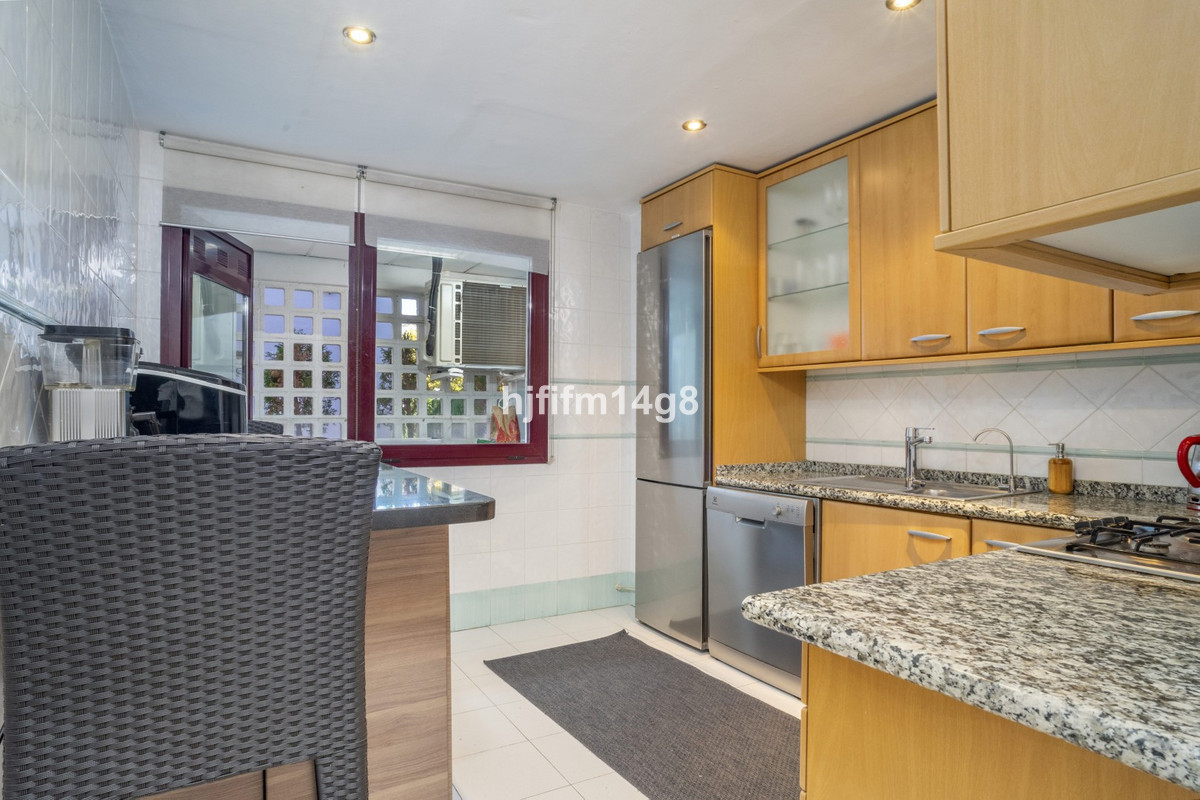 2 Bed Apartment for sale in San Pedro De Alcántara Costa Del Sol, Málaga, Spain