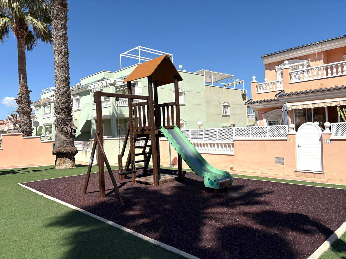 Se vende Adosada de 2 dormitorios en Costa Blanca, Alicante, España