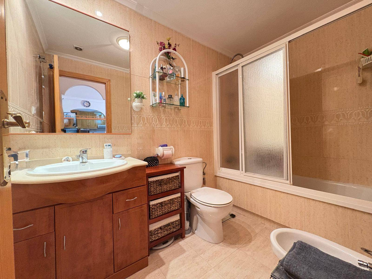 Se vende Apartamento Planta Baja de 2 dormitorios en Costa Blanca, Alicante, España