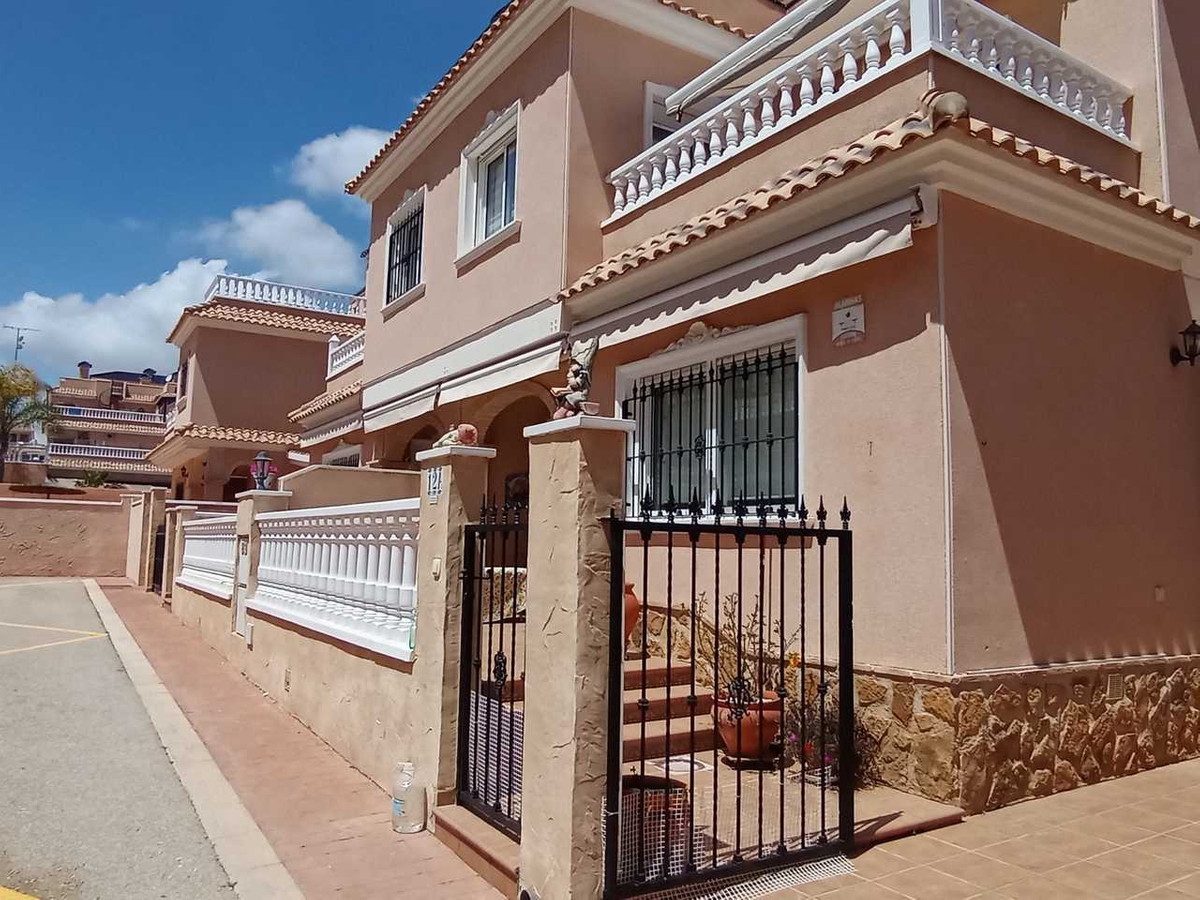 Se vende Adosada de 3 dormitorios en Costa Blanca, Alicante, España