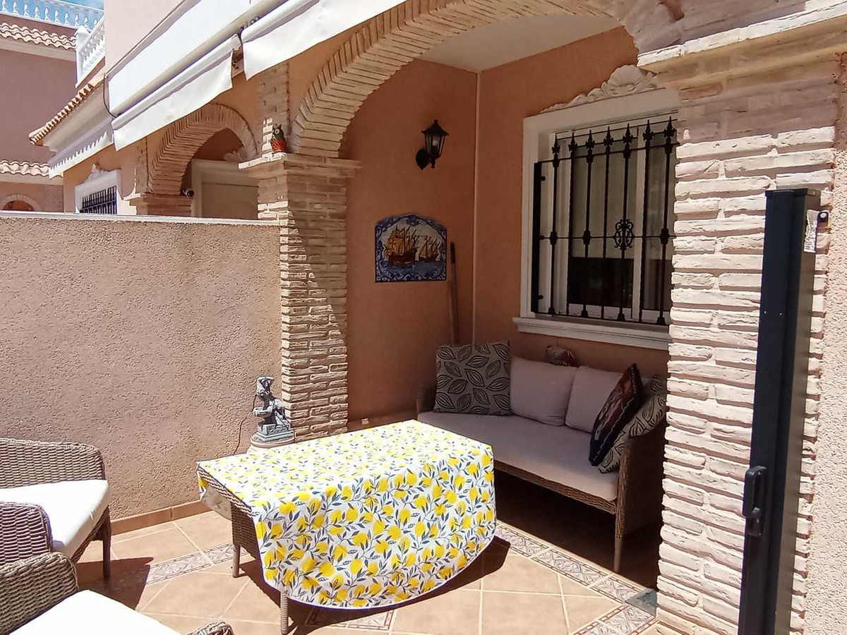 Se vende Adosada de 3 dormitorios en Costa Blanca, Alicante, España