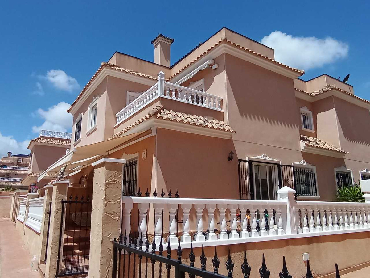 Se vende Adosada de 3 dormitorios en Costa Blanca, Alicante, España