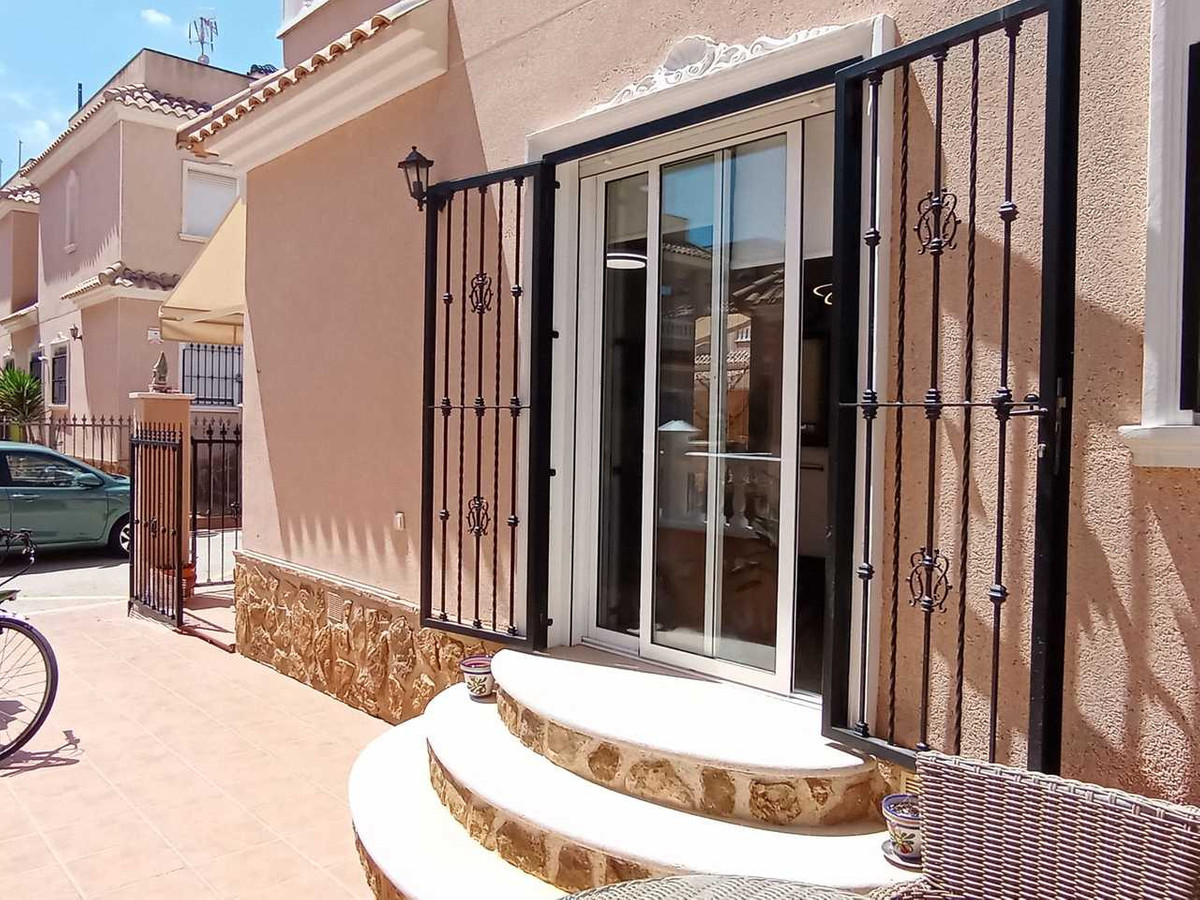 Se vende Adosada de 3 dormitorios en Costa Blanca, Alicante, España