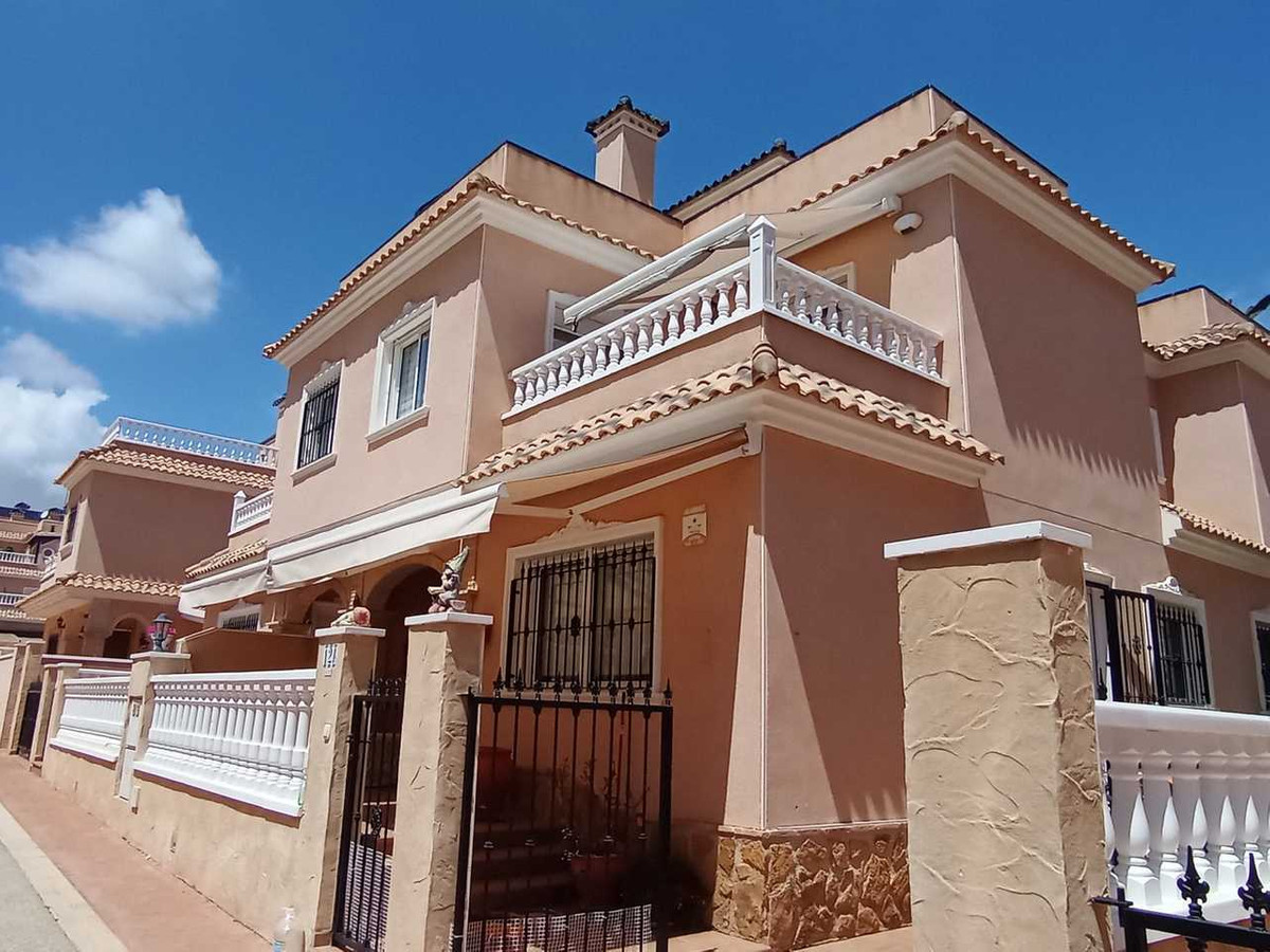 Se vende Adosada de 3 dormitorios en Costa Blanca, Alicante, España