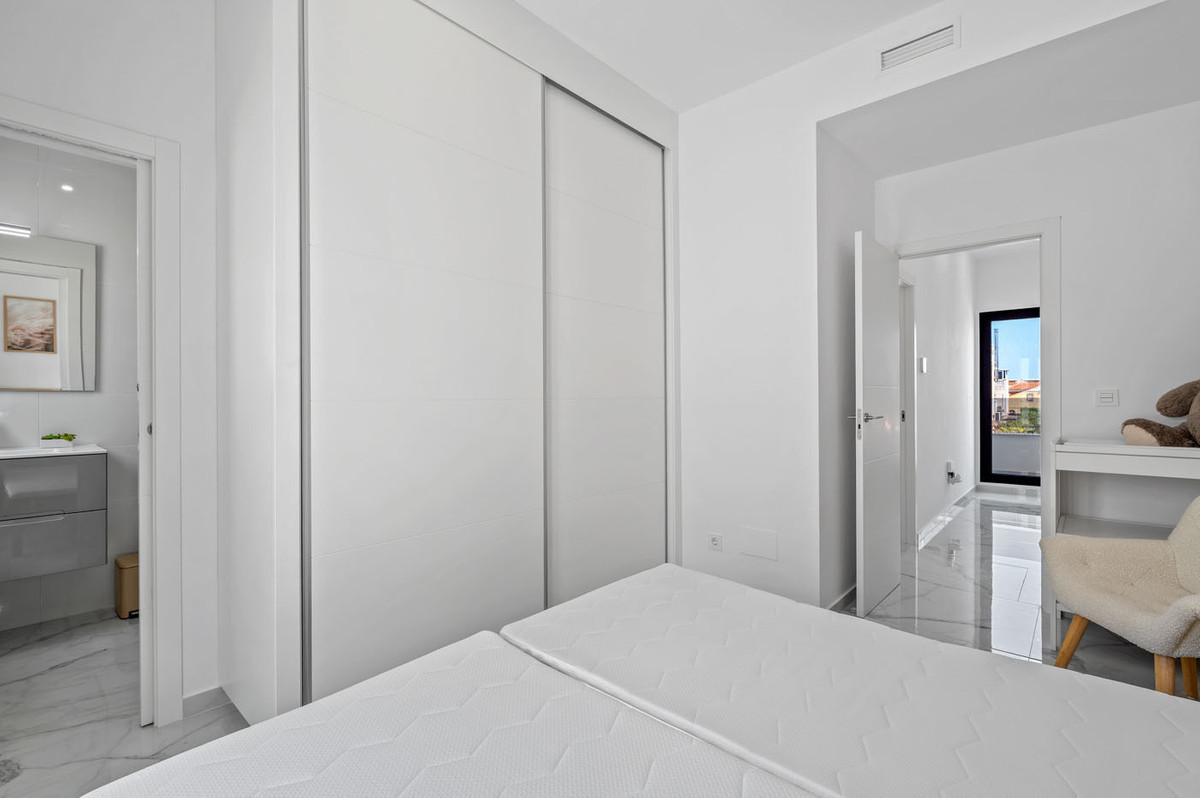 Se vende Villa - Chalet de 3 dormitorios en Costa Blanca, Alicante, España