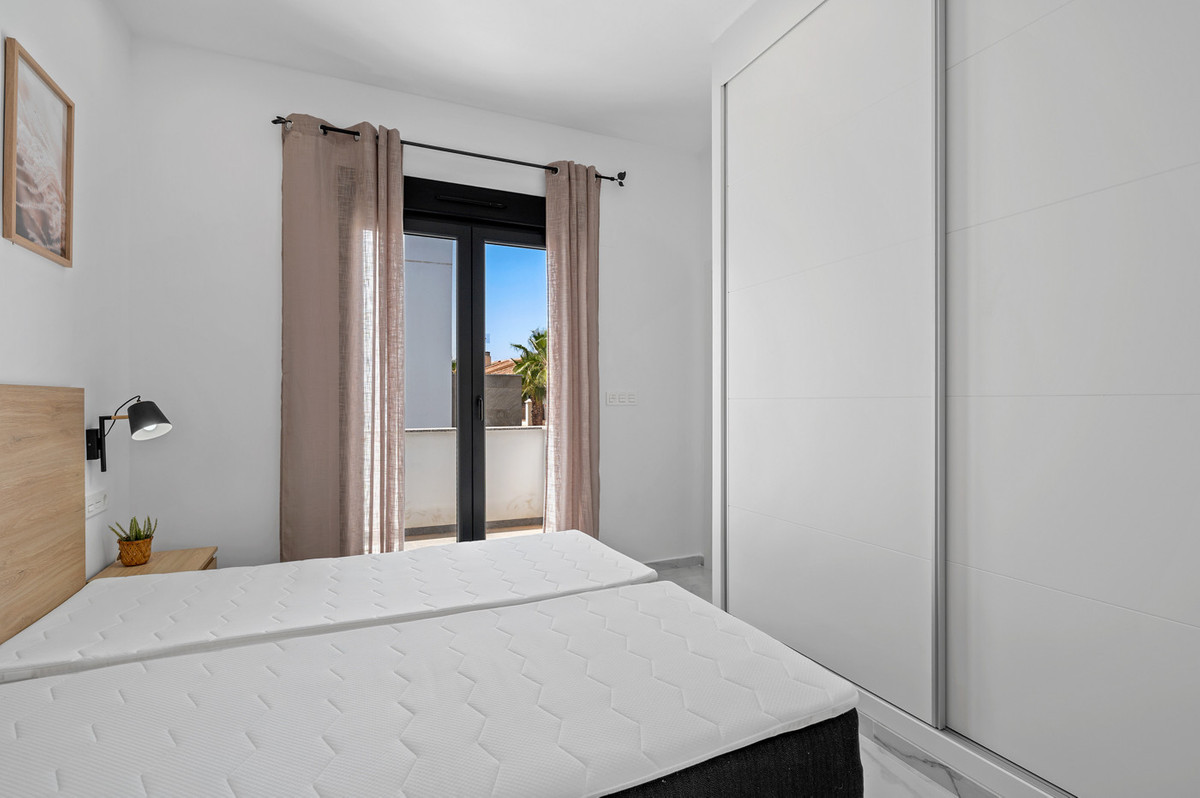 Se vende Villa - Chalet de 3 dormitorios en Costa Blanca, Alicante, España
