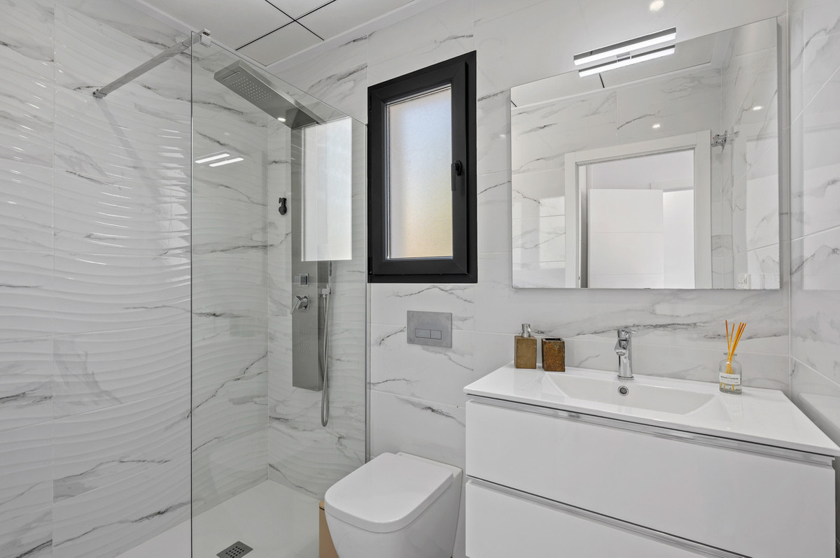 Se vende Villa - Chalet de 3 dormitorios en Costa Blanca, Alicante, España