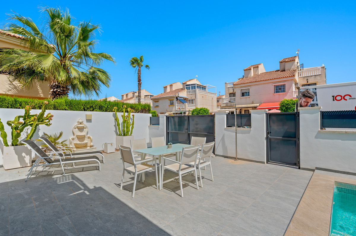 Se vende Villa - Chalet de 3 dormitorios en Costa Blanca, Alicante, España