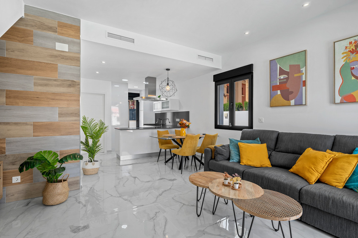Se vende Villa - Chalet de 3 dormitorios en Costa Blanca, Alicante, España