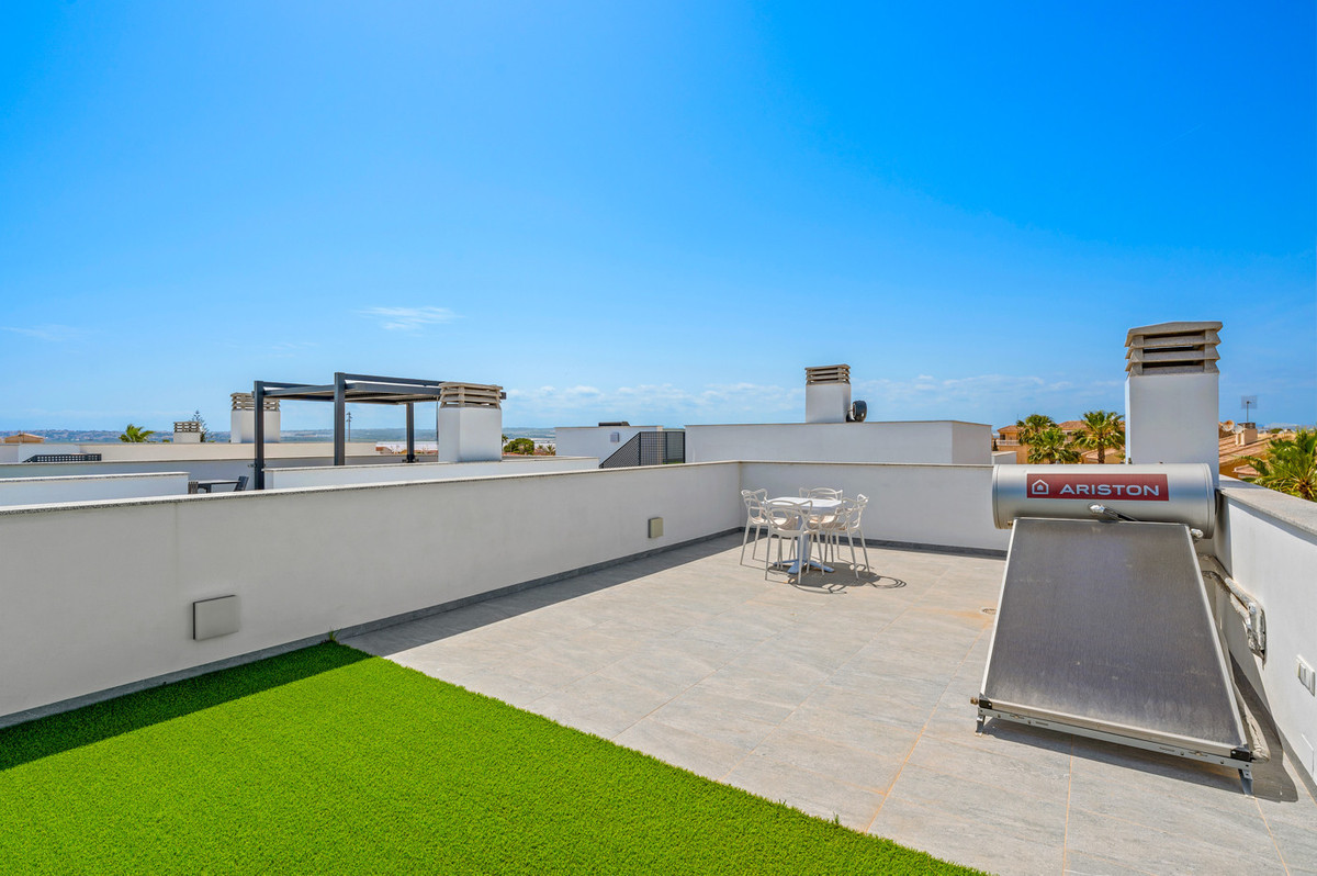 Se vende Villa - Chalet de 3 dormitorios en Costa Blanca, Alicante, España
