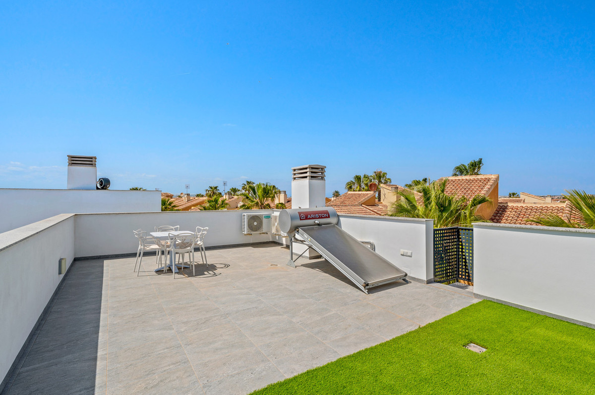 Se vende Villa - Chalet de 3 dormitorios en Costa Blanca, Alicante, España