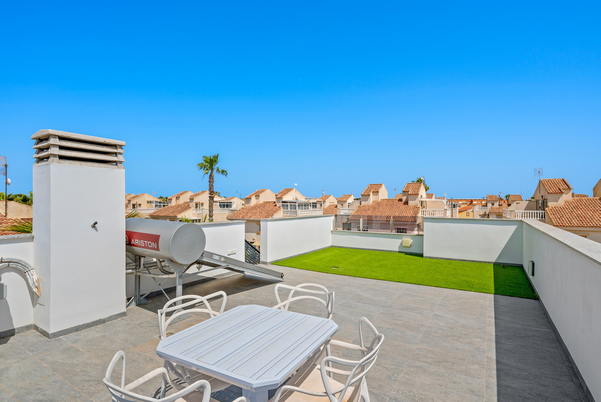 Se vende Villa - Chalet de 3 dormitorios en Costa Blanca, Alicante, España