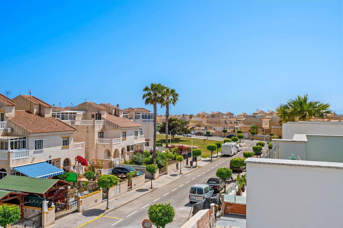 Se vende Villa - Chalet de 3 dormitorios en Costa Blanca, Alicante, España