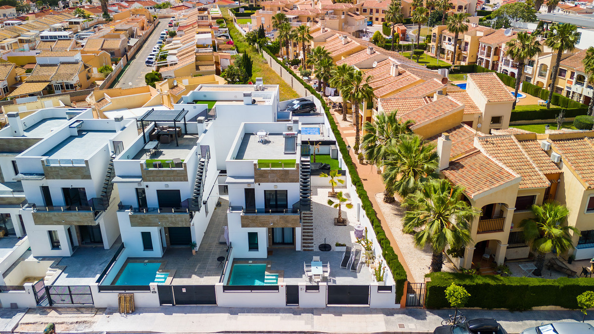 Se vende Villa - Chalet de 3 dormitorios en Costa Blanca, Alicante, España