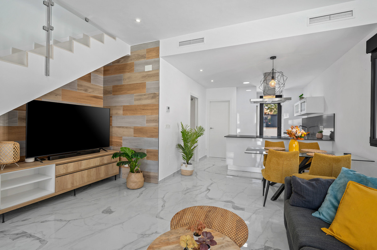 Se vende Villa - Chalet de 3 dormitorios en Costa Blanca, Alicante, España