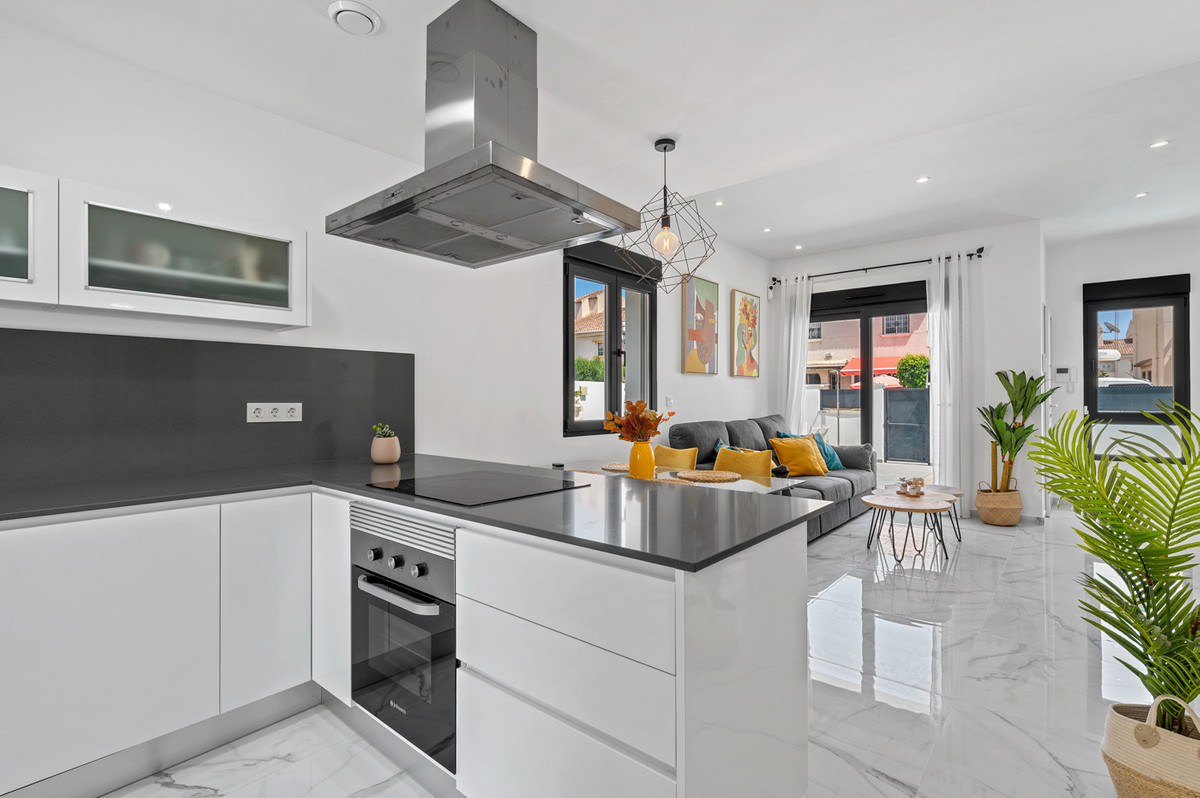 Se vende Villa - Chalet de 3 dormitorios en Costa Blanca, Alicante, España