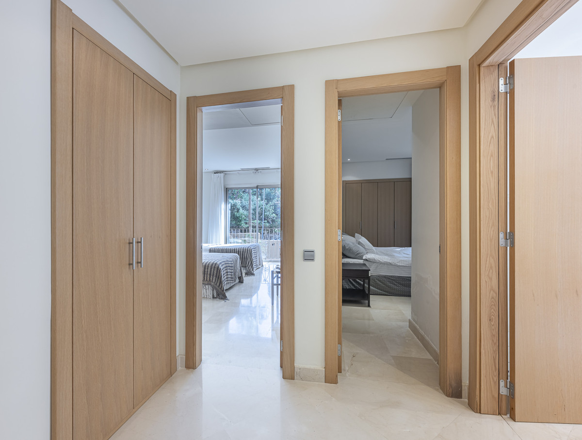 3 Bed Apartment for sale in The Golden Mile Costa Del Sol, Málaga, Spain