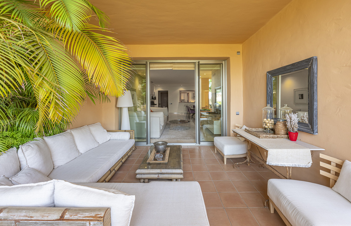 3 Bed Apartment for sale in The Golden Mile Costa Del Sol, Málaga, Spain