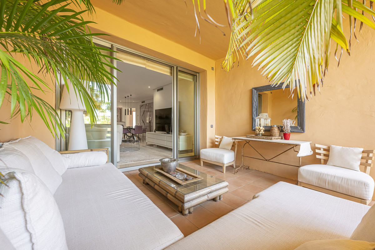 3 Bed Apartment for sale in The Golden Mile Costa Del Sol, Málaga, Spain