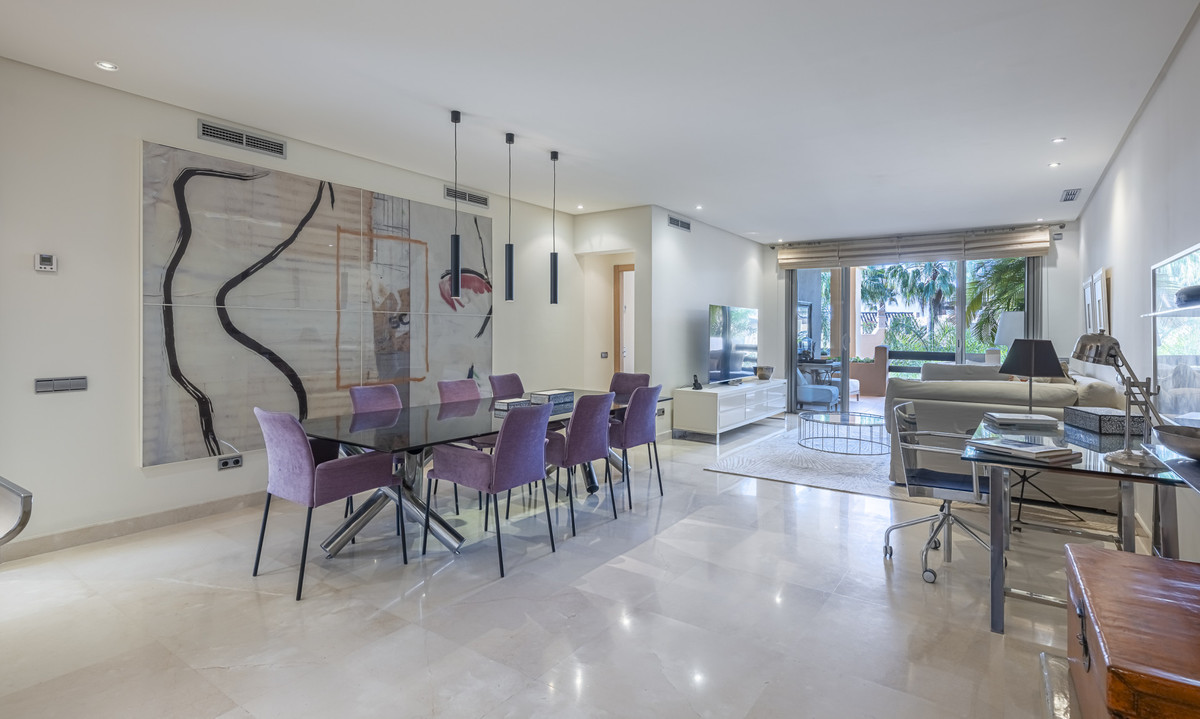 3 Bed Apartment for sale in The Golden Mile Costa Del Sol, Málaga, Spain