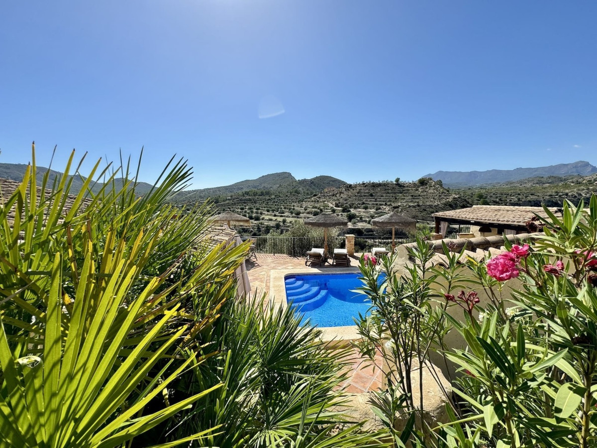 Se vende Villa - Chalet de 3 dormitorios en Costa Blanca, Alicante, España