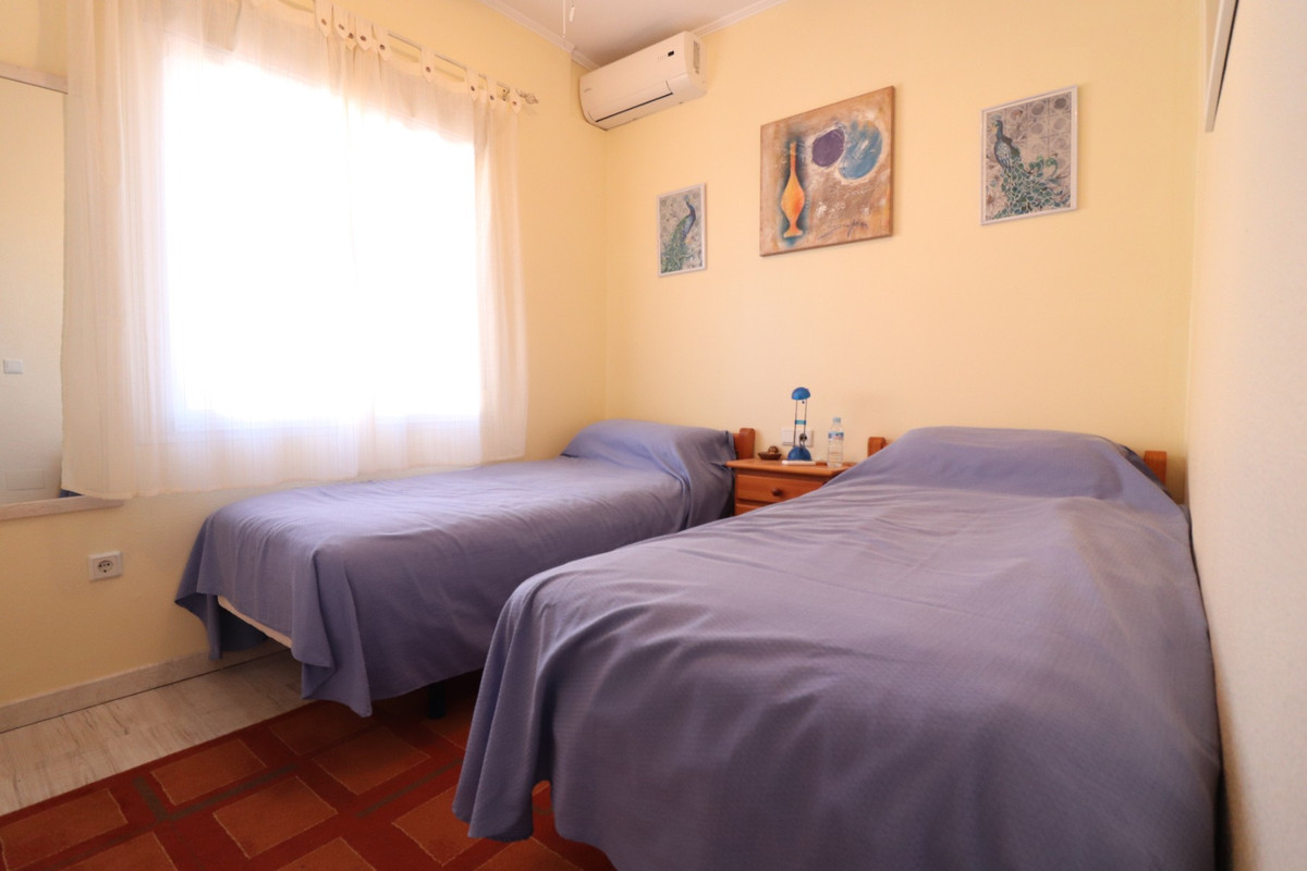 Se vende Villa - Chalet de 3 dormitorios en Costa Blanca, Alicante, España