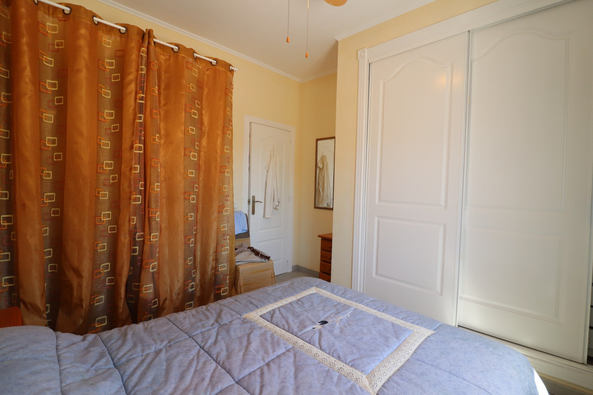 Se vende Villa - Chalet de 3 dormitorios en Costa Blanca, Alicante, España