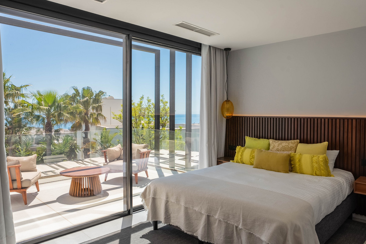 Se vende Villa - Chalet de 9 dormitorios en Costa Del Sol, Málaga, España