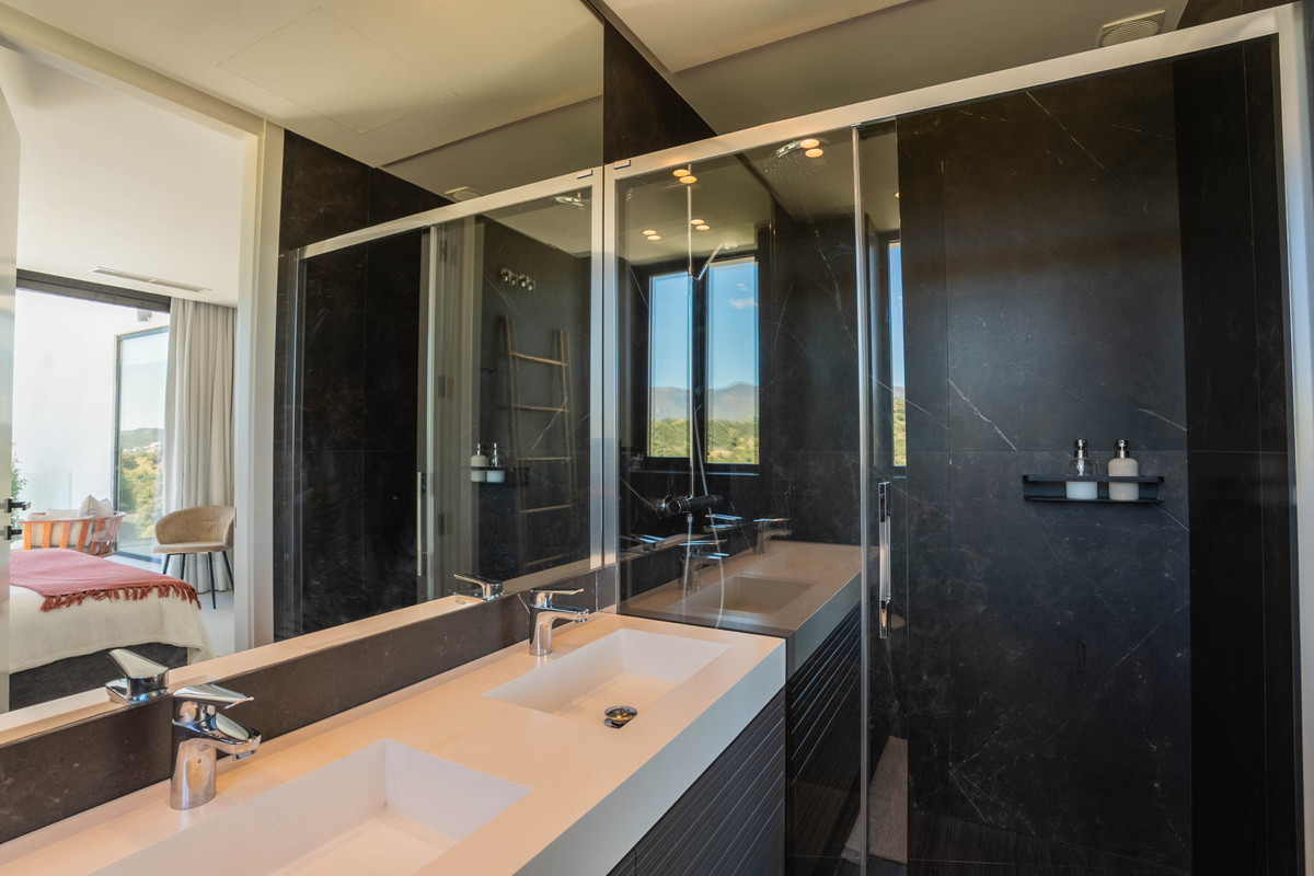 Se vende Villa - Chalet de 9 dormitorios en Costa Del Sol, Málaga, España
