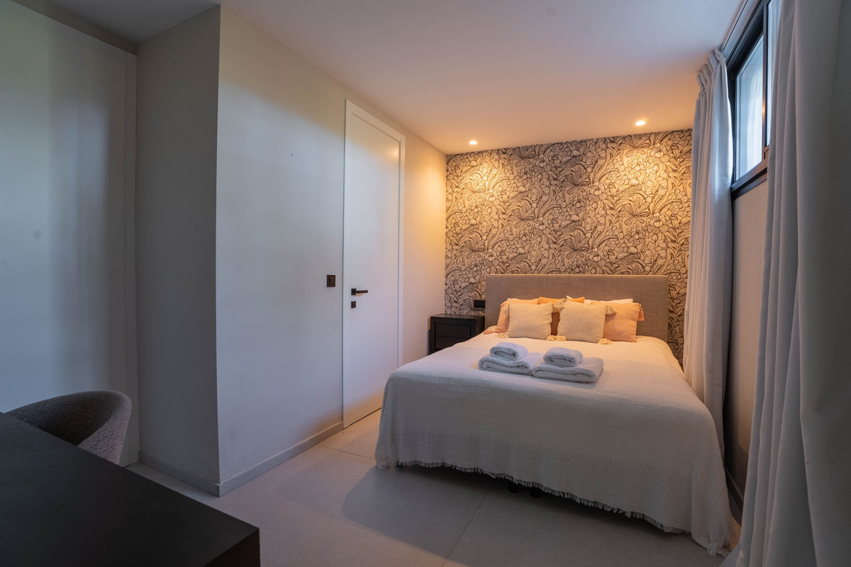 Se vende Villa - Chalet de 9 dormitorios en Costa Del Sol, Málaga, España