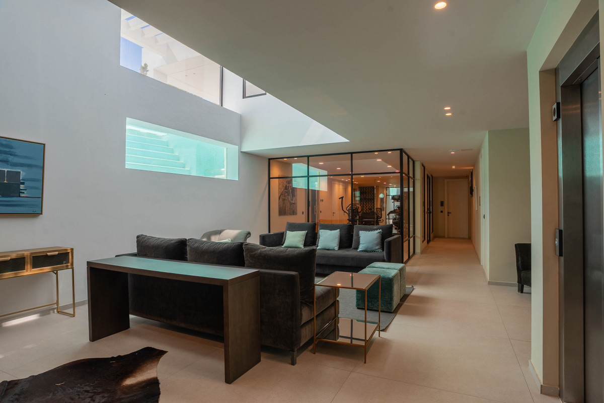 Se vende Villa - Chalet de 9 dormitorios en Costa Del Sol, Málaga, España