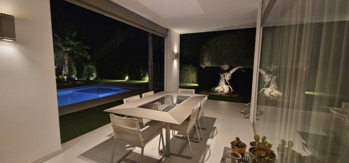 Se vende Villa - Chalet de 3 dormitorios en Costa Del Sol, Málaga, España