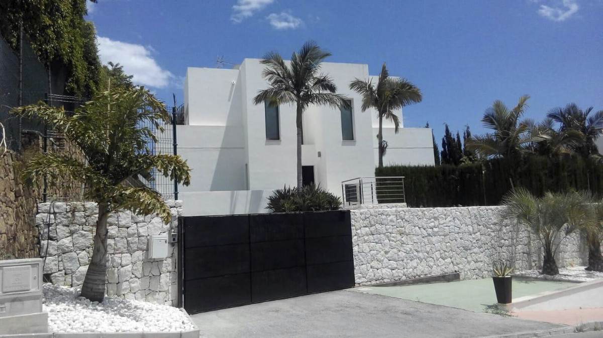 Se vende Villa - Chalet de 3 dormitorios en Costa Del Sol, Málaga, España