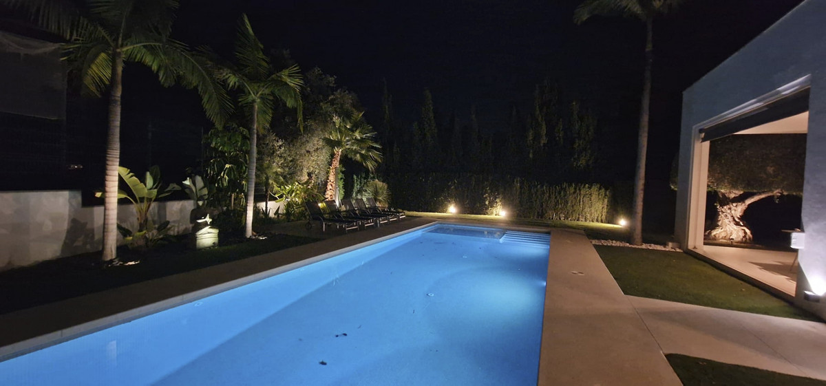 Se vende Villa - Chalet de 3 dormitorios en Costa Del Sol, Málaga, España