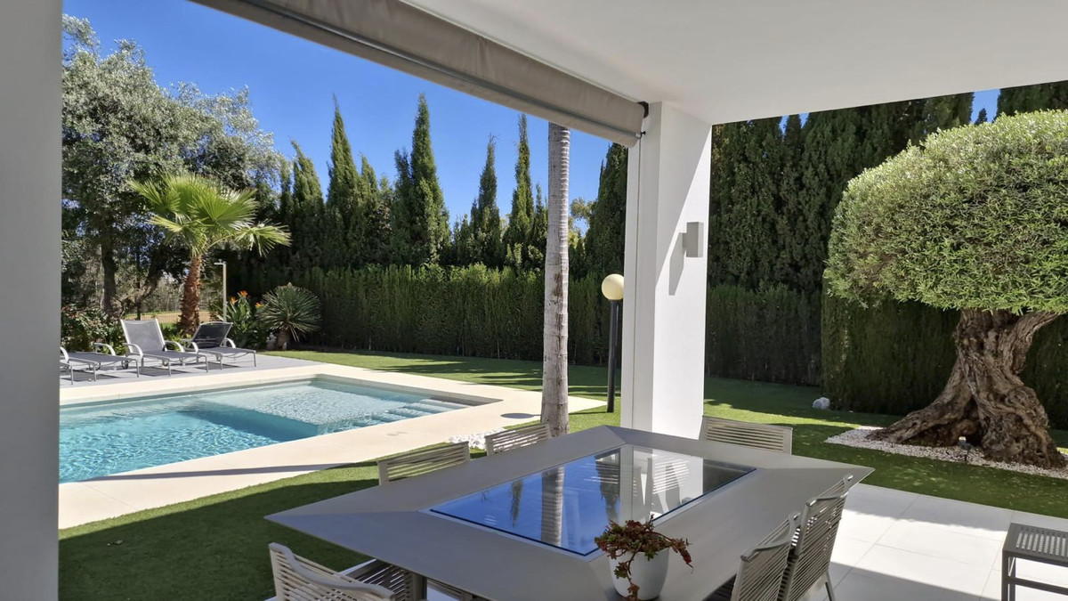 Se vende Villa - Chalet de 3 dormitorios en Costa Del Sol, Málaga, España