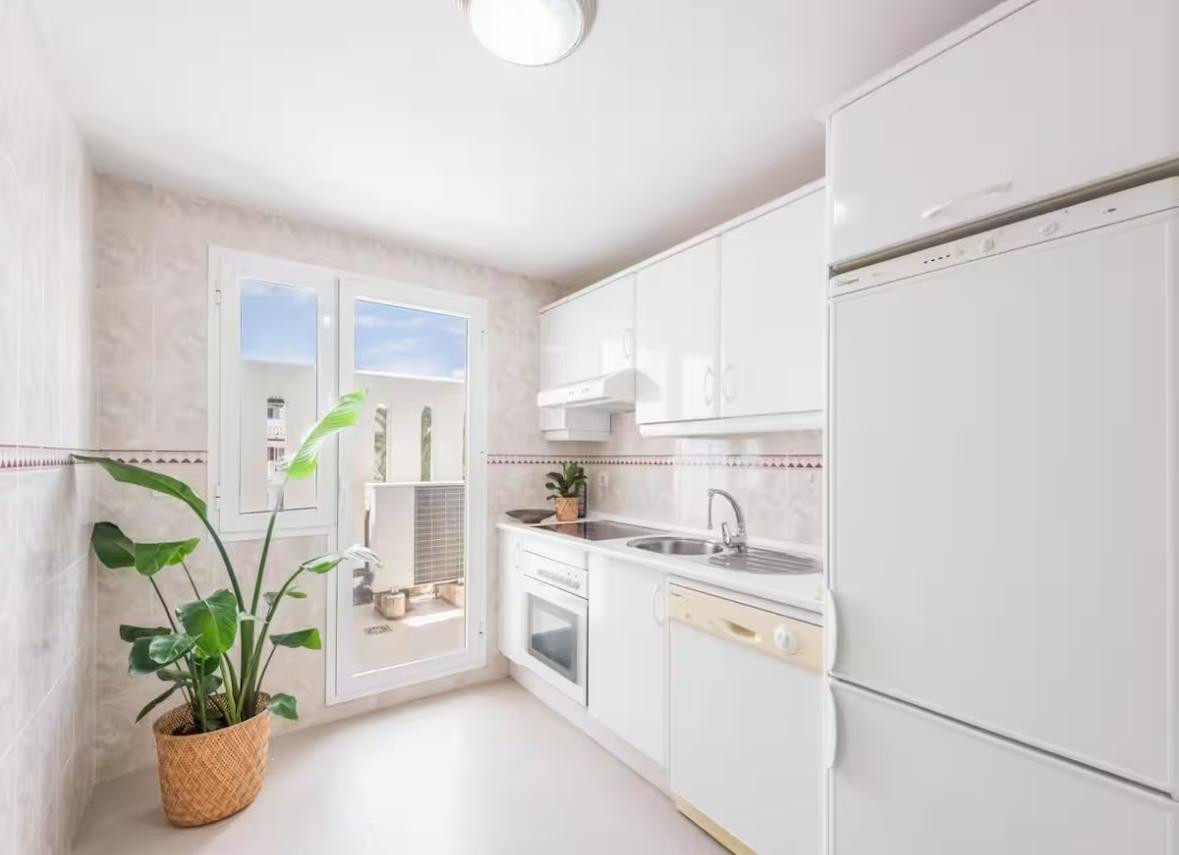 1 Bed Apartment for sale in Nueva Andalucía Costa Del Sol, Málaga, Spain