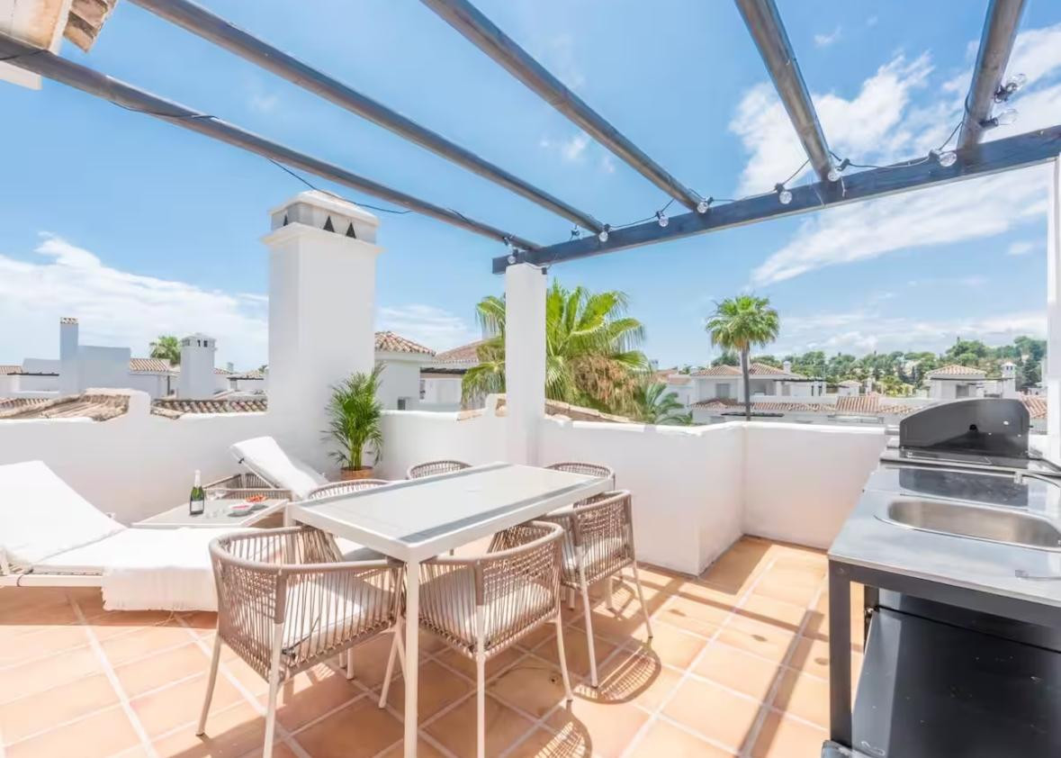 1 Bed Apartment for sale in Nueva Andalucía Costa Del Sol, Málaga, Spain