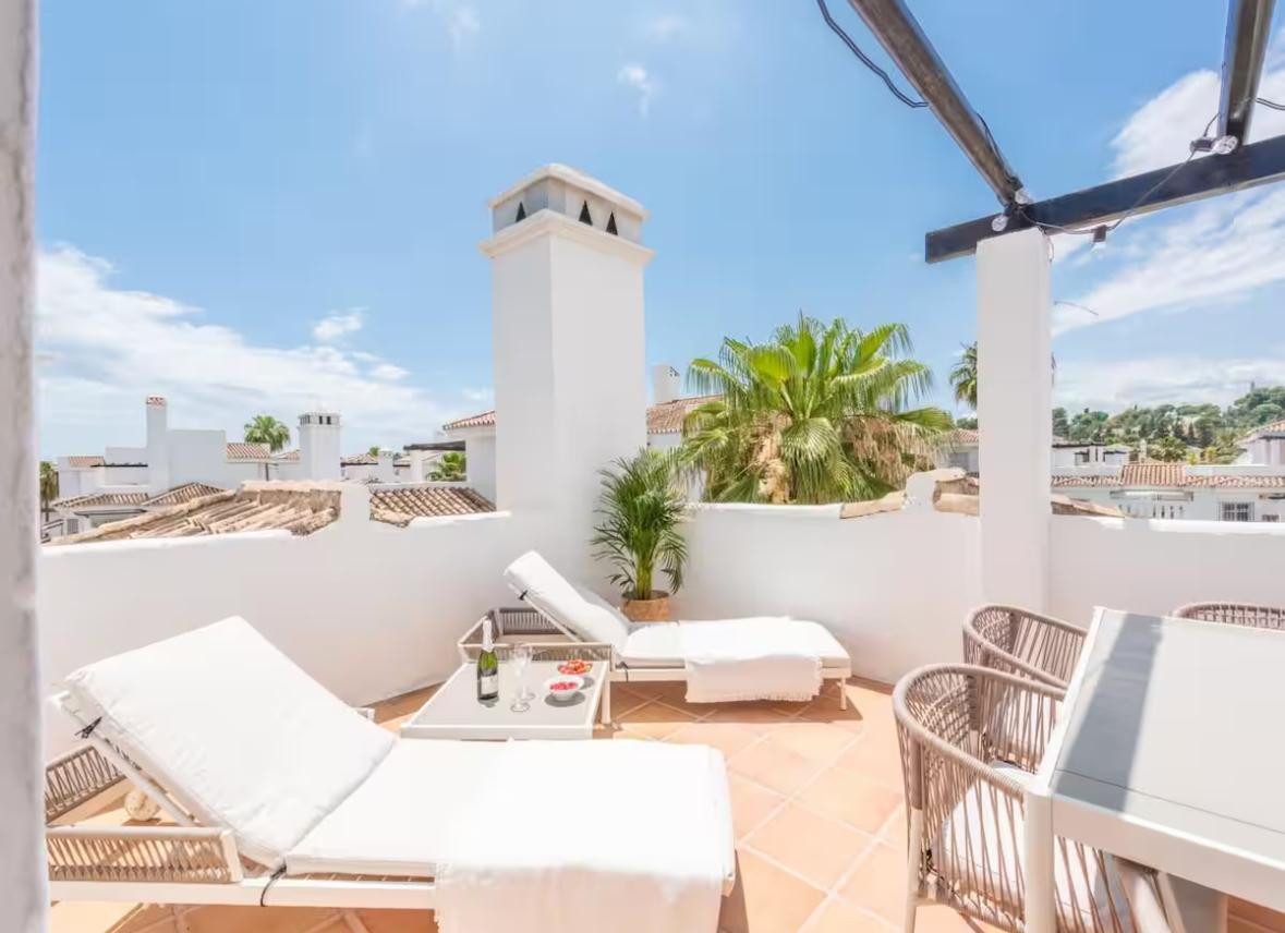 1 Bed Apartment for sale in Nueva Andalucía Costa Del Sol, Málaga, Spain
