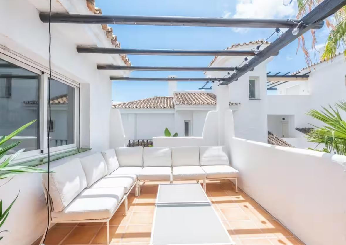 1 Bed Apartment for sale in Nueva Andalucía Costa Del Sol, Málaga, Spain