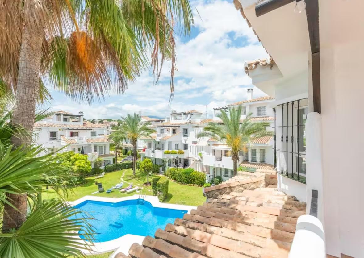 1 Bed Apartment for sale in Nueva Andalucía Costa Del Sol, Málaga, Spain