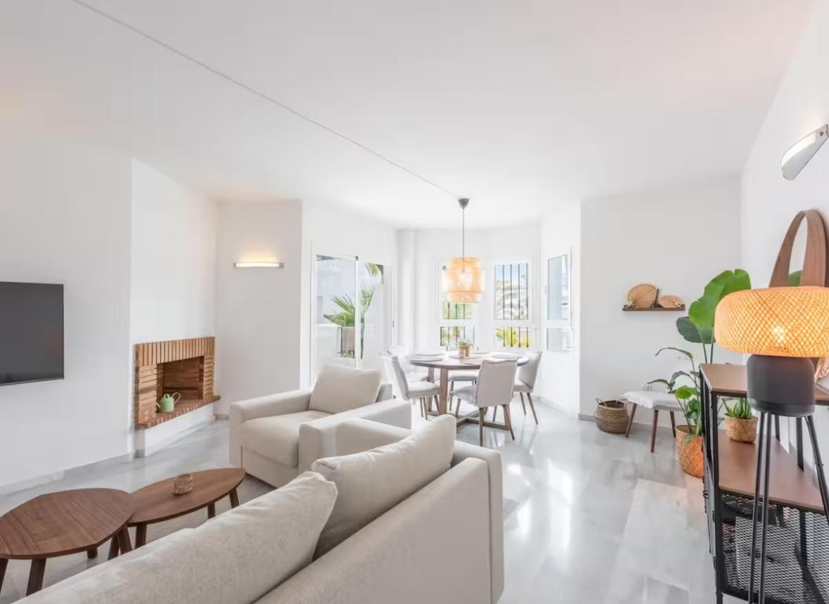 1 Bed Apartment for sale in Nueva Andalucía Costa Del Sol, Málaga, Spain