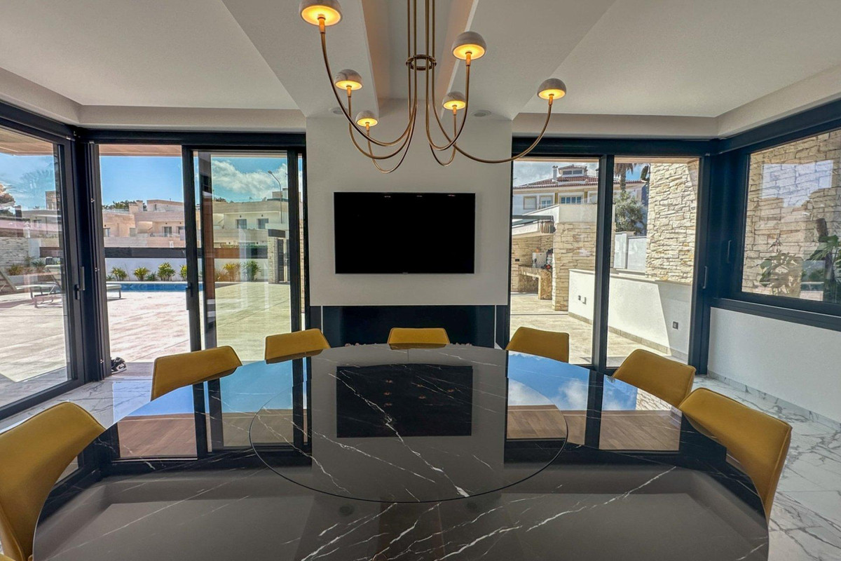 4 Bed Townhouse for sale in Villamartin Costa Blanca, Alicante, Spain
