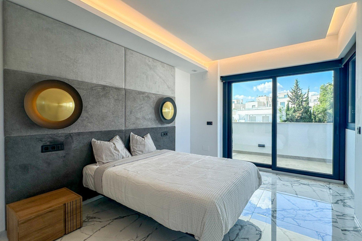 4 Bed Townhouse for sale in Villamartin Costa Blanca, Alicante, Spain